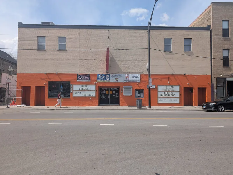 The front of Kingston Mines, the blues club on Halsted Street in Chicago.